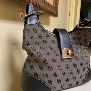 Dooney and Bourke Hobo womens purse and wallet